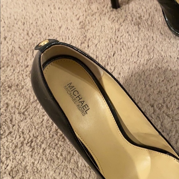 Michael Kors Pumps - Picture 2 of 3